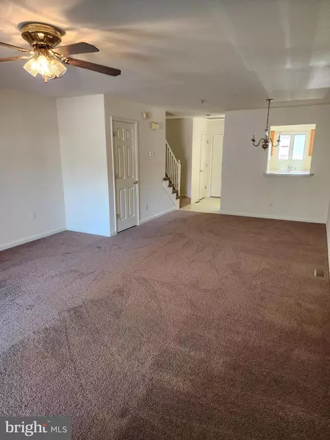 Living - 700 Canvasback Ct #700, Salisbury, MD 21804 photo 1 of 2