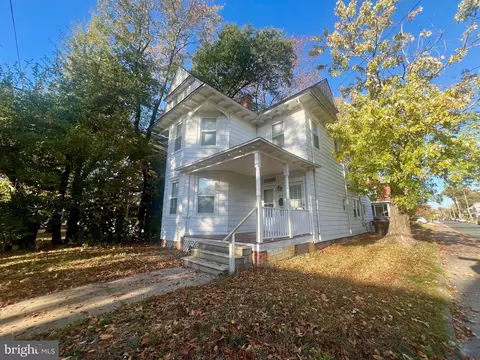 Exterior - 810 N Division St, Salisbury, MD 21801 photo 4 of 5