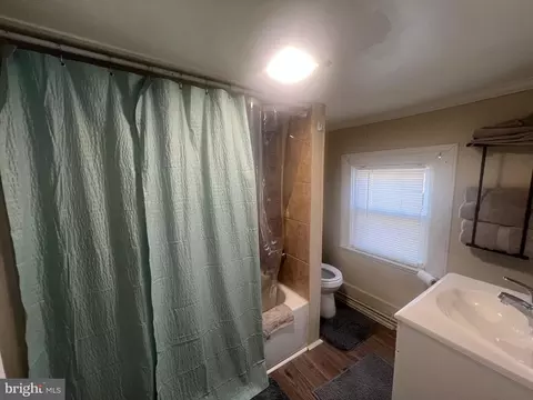 Bath - 810 N Division St, Salisbury, MD 21801 photo 1 of 1