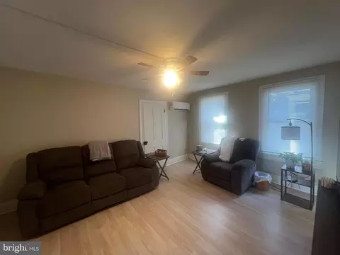 Living - 810 N Division St, Salisbury, MD 21801 photo 2 of 4