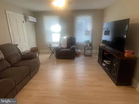 Living - 810 N Division St, Salisbury, MD 21801 photo 1 of 4