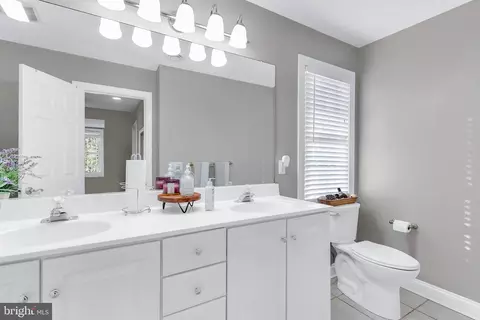 Bath - 502 Indian Ln, Salisbury, MD 21801 photo 3 of 6
