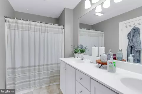 Bath - 502 Indian Ln, Salisbury, MD 21801 photo 4 of 6