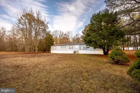 22147 Royal Oak Rd, Quantico, MD 21856 photo 2