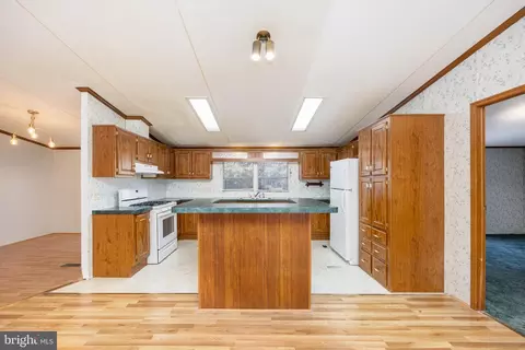 22147 Royal Oak Rd, Quantico, MD 21856 photo 11