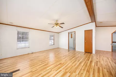 22147 Royal Oak Rd, Quantico, MD 21856 photo 9