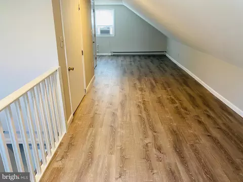 Entry Way - 1007 Pierce Ave, Salisbury, MD 21804 photo 1 of 7