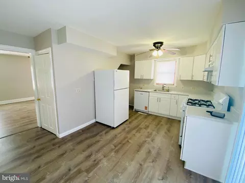 Kitchen - 1007 Pierce Ave, Salisbury, MD 21804 photo 2 of 3
