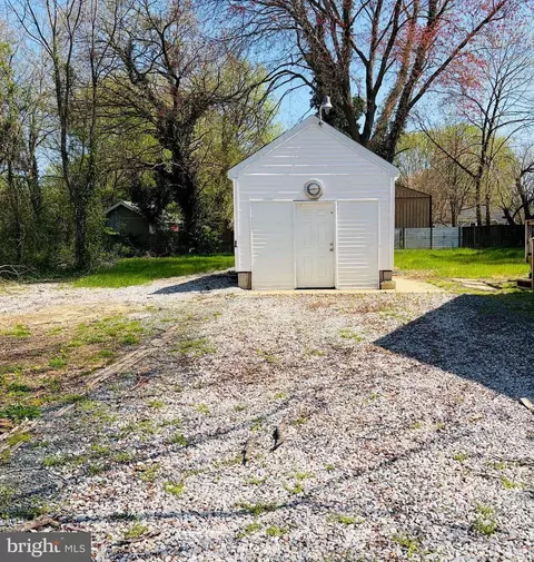 Exterior - 1007 Pierce Ave, Salisbury, MD 21804 photo 3 of 4
