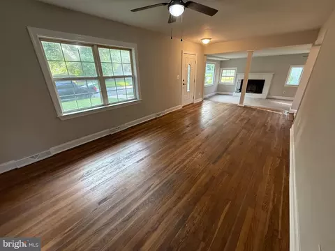 Living - 113 Benjamin Ave, Salisbury, MD 21804 photo 2 of 4
