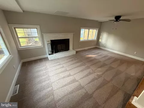 Living - 113 Benjamin Ave, Salisbury, MD 21804 photo 4 of 4