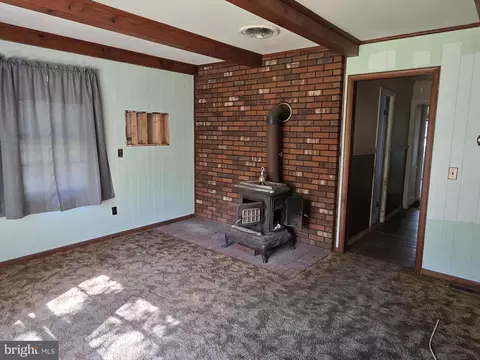 Living - 112 Johnson Dr, Salisbury, MD 21804 photo 4 of 4