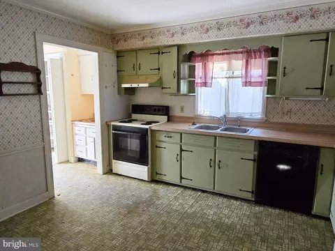 Kitchen - 112 Johnson Dr, Salisbury, MD 21804 photo 2 of 2