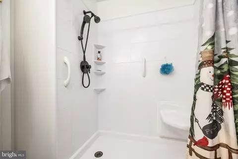 Bath - 1005 E Schumaker Manor Dr, Salisbury, MD 21804 photo 3 of 5