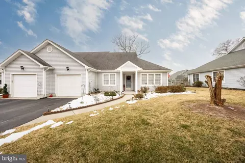 1005 E Schumaker Manor Dr, Salisbury, MD 21804