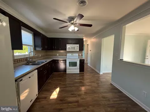 Kitchen - 36432 Davis St, Willards, MD 21874 photo 2 of 2