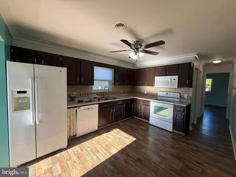 Kitchen - 36432 Davis St, Willards, MD 21874 photo 1 of 2