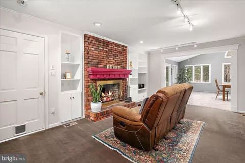 Living - 3940 Devonshire Dr, Salisbury, MD 21804 photo 7 of 9