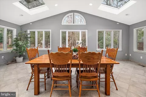 Dining - 3940 Devonshire Dr, Salisbury, MD 21804 photo 7 of 8