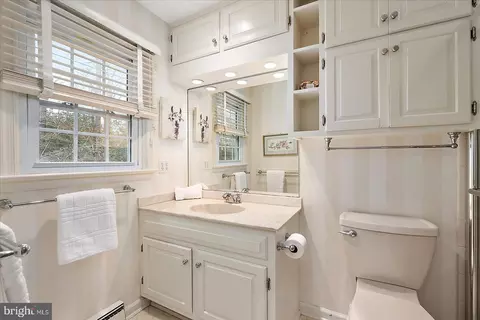 Bath - 3940 Devonshire Dr, Salisbury, MD 21804 photo 2 of 5
