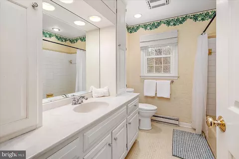 Bath - 3940 Devonshire Dr, Salisbury, MD 21804 photo 4 of 5