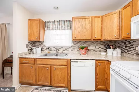Kitchen - 633 E Main St, Fruitland, MD 21826 photo 4 of 4