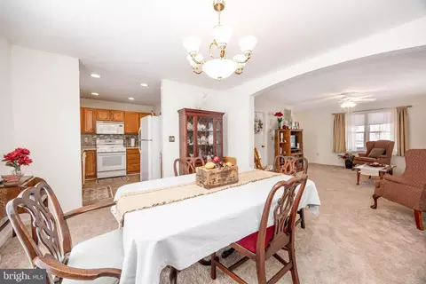 Dining - 633 E Main St, Fruitland, MD 21826 photo 3 of 4