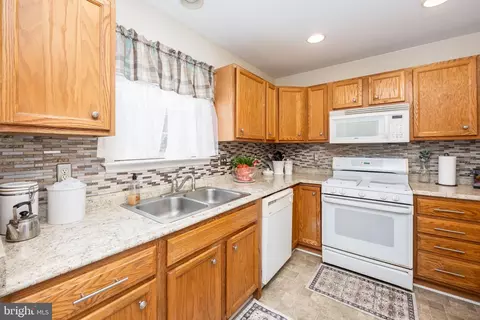 Kitchen - 633 E Main St, Fruitland, MD 21826 photo 3 of 4