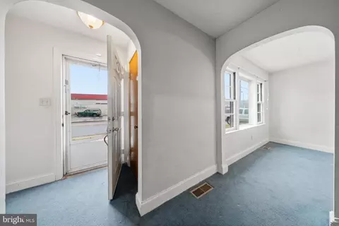 Entry Way - 500 E Vine St, Salisbury, MD 21804 photo 1 of 3