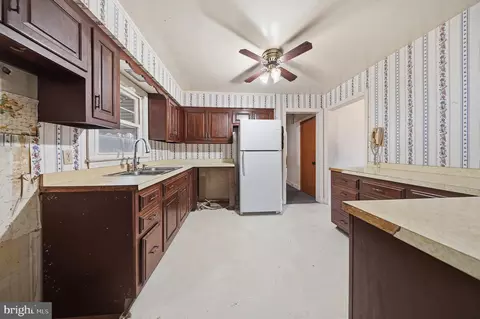 Kitchen - 500 E Vine St, Salisbury, MD 21804 photo 2 of 3