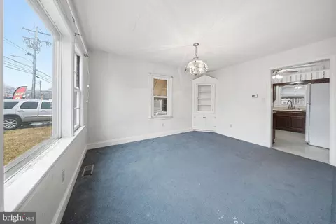 Living - 500 E Vine St, Salisbury, MD 21804 photo 2 of 3