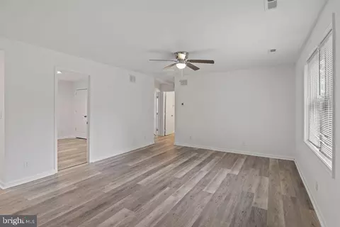 Living - 213 Lloyd St, Salisbury, MD 21801 photo 2 of 3