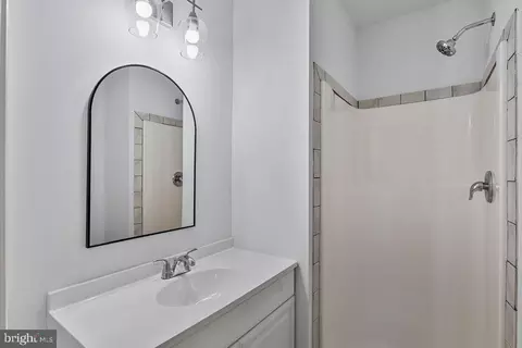 Bath - 905 Hanover St, Salisbury, MD 21801 photo 1 of 3