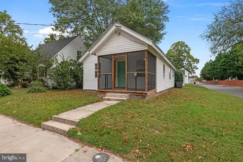 Exterior - 905 Hanover St, Salisbury, MD 21801 photo 4 of 8