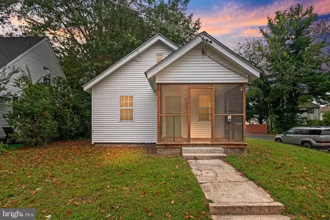 Exterior - 905 Hanover St, Salisbury, MD 21801 photo 1 of 8