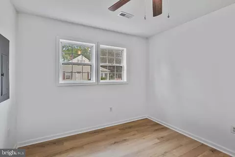 Bedroom - 905 Hanover St, Salisbury, MD 21801 photo 5 of 8