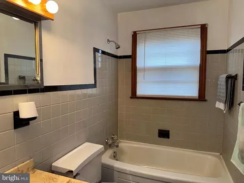 Bath - 601 Atlantic Ave, Salisbury, MD 21804 photo 2 of 2
