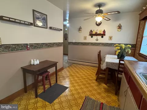 Entry Way - 601 Atlantic Ave, Salisbury, MD 21804 photo 1 of 3