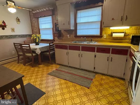 Kitchen - 601 Atlantic Ave, Salisbury, MD 21804 photo 2 of 3