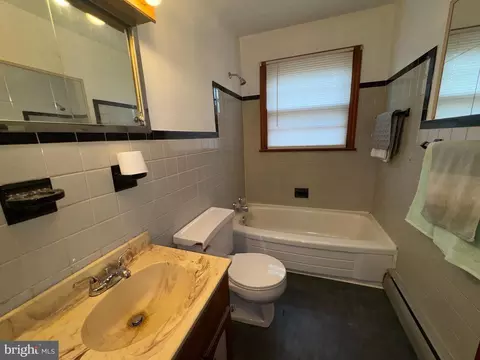 Bath - 601 Atlantic Ave, Salisbury, MD 21804 photo 1 of 2