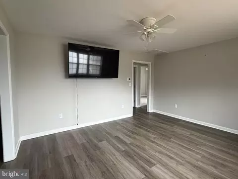 Living - 2120 Ruxton Dr, Salisbury, MD 21801 photo 2 of 3