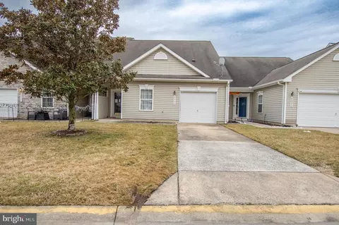 8935 Executive Club Dr, Delmar, MD 21875