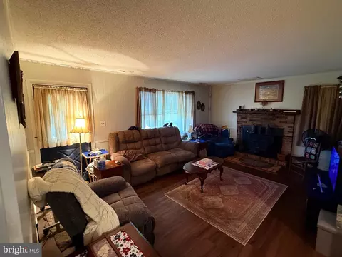 Living - 7592 Green Lewis Rd, Willards, MD 21874 photo 1 of 2