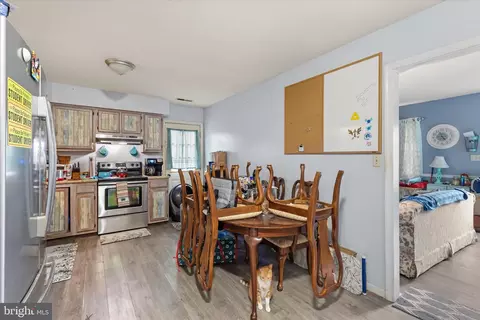 Entry Way - 219 Mildale Dr, Salisbury, MD 21804 photo 1 of 1