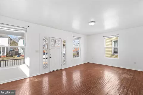 Living - 302 Hazel Ave, Salisbury, MD 21801 photo 1 of 3