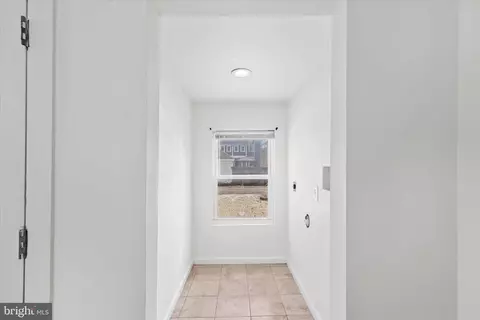 Entry Way - 302 Hazel Ave, Salisbury, MD 21801 photo 8 of 9