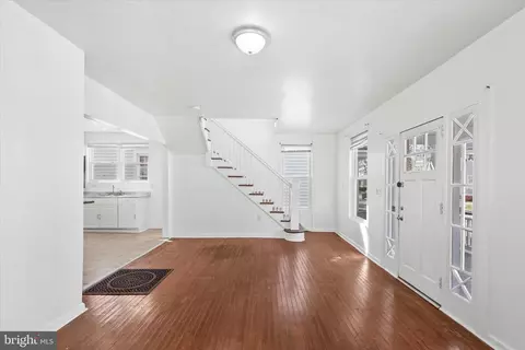 Entry Way - 302 Hazel Ave, Salisbury, MD 21801 photo 2 of 9