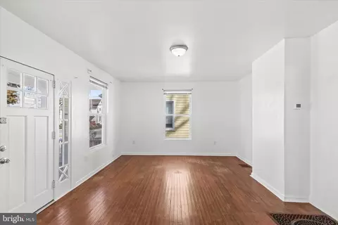 Living - 302 Hazel Ave, Salisbury, MD 21801 photo 3 of 3