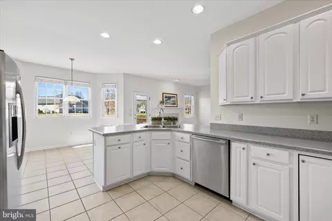 Kitchen - 202 Sandy Bottom Ct, Salisbury, MD 21804 photo 5 of 6