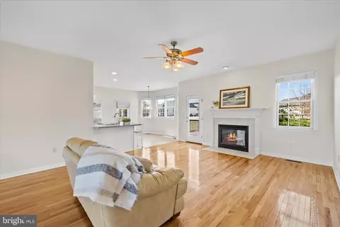 Living - 202 Sandy Bottom Ct, Salisbury, MD 21804 photo 3 of 6